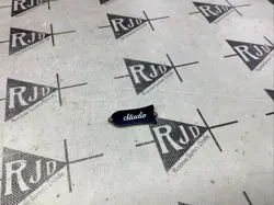 90’S GIBSON STUDIO BELL TRUSS ROD COVER LEFT HAND