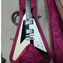 GUITAR W/GIBSON CASE