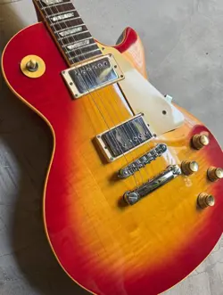 GIBSON 1979 LES PAUL STANDARD CHERRY SUNBURST NO.DG952
