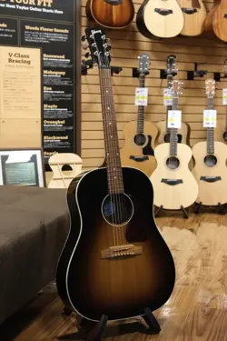 GIBSON J-45 STANDARD / VINTAGE