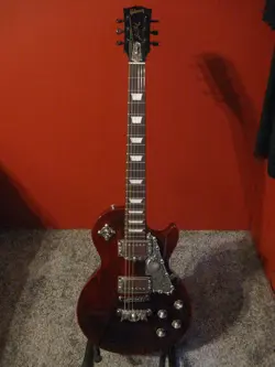 GIBSON LES PAUL STUDIO WINE RED GUITAR - NEW WITH CASE & MORE - PLEASE READ!!