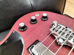 SOLID ELECTRIC BASS