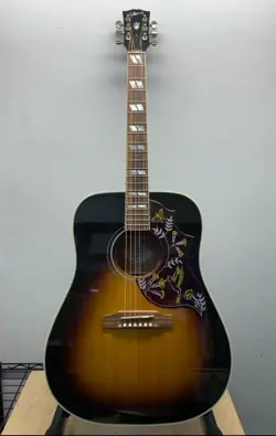 GIBSON HUMMINGBIRD ACOUSTIC GUITAR - SUNBURST (E10038825)