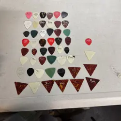 LOT OF 51