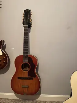 UNFADED CHERRY SUNBURST.
