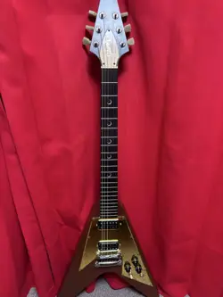 GIBSON FLYING V ELECTRIC GUITAR GOLD WITH SOFT CASE