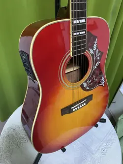 GIBSON HUMMINGBIRD MASON