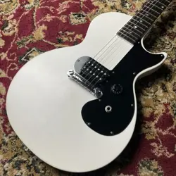 WHITE 2011 USED