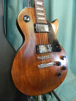 2011 GIBSON LES PAUL STUDIO WORN, LIGHT WEIGHT!!!, READY TO PLAY!