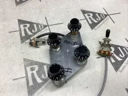 ELECTRONICS SWITCH