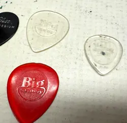 GUITAR PICKS FENDER
