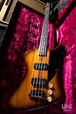 GIBSON THUNDERBIRD BASS GUITAR 1999 - LONG SCALE, USED