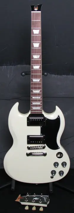 GIBSON SG STANDARD '61 GUITAR CUSTOM COLOR CLASSIC WHITE WITH CASE