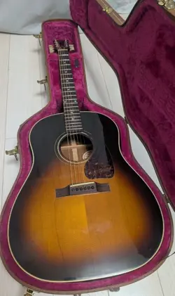 ACOUSTIC GUITAR GIBSON J-45 SUNBURST MADE IN 1993 WITH ORIGINAL CASE