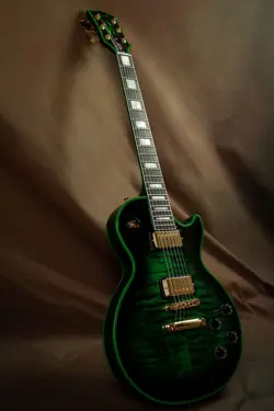 GUITAR FIGURED MAPLE
