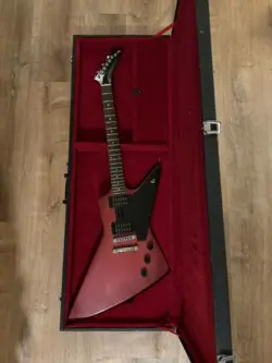 EXPLORER RED