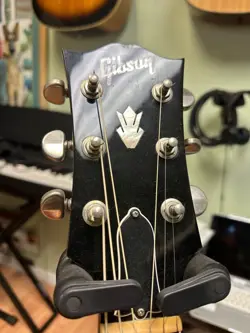 GIBSON DOVE ACOUSTIC GUITAR 2008