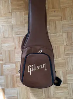 GIBSON ASSFCASE-BRN PREMIUM SOFT CASE, BROWN, LES PAUL SG WITH NEW GIBSON STRAP
