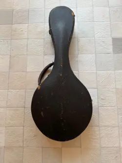 OVAL HOLE