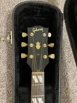 1968 GIBSON HUMMINGBIRD