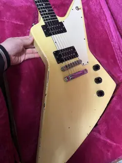 ELECTRIC GUITAR RELIC