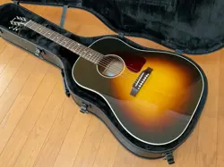 GIBSON J-45 STANDARD VINTAGE SUNBURST ACOUSTIC GUITAR - EXCELLENT CONDITION