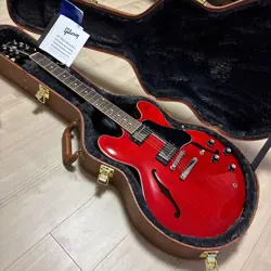 SEMI ACOUSTIC ELECTRIC GUITAR GIBSON ES-335 2020 MODEL RED WITH HARD CASE
