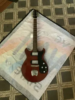 VINTAGE 1961 GIBSON MELODY MAKER  DOUBLE CUTAWAY  ELECTRIC GUITAR SERIAL # 30905