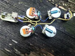 SOLDERLESS GIBSON SG WIRING HARNESS CTS 525K POTS ERO .022 CAPS TREBLE BLEEDS