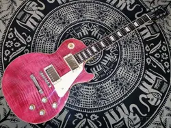 GIBSON CUSTOM COLOR SERIES LES PAUL STANDARD 60S FIGURED TOP TRANSLUCENT FUCHSIA