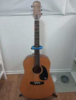 EPIPHONE PR200 ACOUSTIC GUITAR