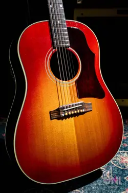 GIBSON CUSTOM SHOP 1960'S J-45 VINTAGE CHERRY SUNBURST 2016