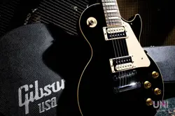 GIBSON LES PAUL CLASSIC EBONY 2011 (2011)