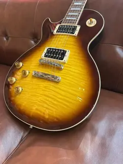 GIBSON SLASH LES PAUL STANDARD LEFT-HANDED NOVEMBER BURST S N 222310111 4.67KG 3
