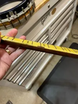 1930'S GIBSON TB11 TENOR BANJO NECK