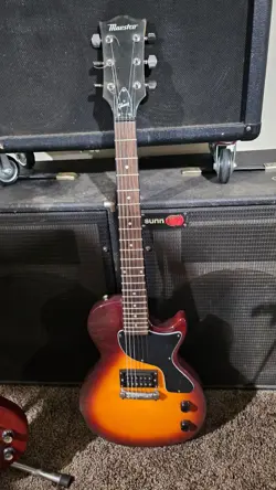 MAESTRO BY GIBSON SUNBURST 6 STRING GUITAR