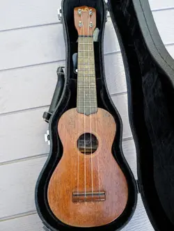 GIBSON UKULELE 1930