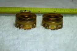 2 1954 VINTAGE GIBSON GOLD ELECTRIC GUITAR KNOBS, HAT BOX STYLE - ITEM BQ