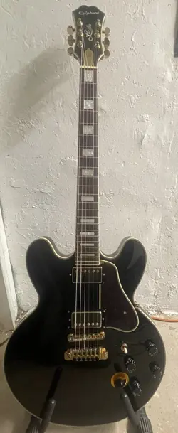 HARDSHELL CASE -NECK