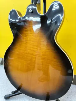 W/HARD CASE SEMI-ACOUSTIC