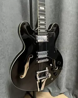 GIBSON ELECTRIC GUITAR USA