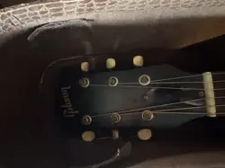 VINTAGE GIBSON LG-0 ACOUSTIC GUITAR W/ ORIGINAL CASE.