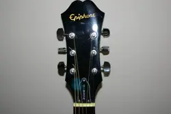 ACOUSTIC GUITAR. EXCELLENT