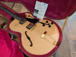 2000 GIBSON ES-135 LIMITED EDITION ELECTRIC GUITAR NATURAL W/GOLD HARDWARE OHSC