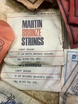 STRINGS FENDER