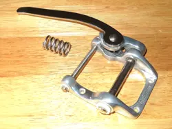 GIBSON 1971 CHROME LOGO VIBRATO
