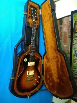 SUNBURST ELECTRIC GUITAR.