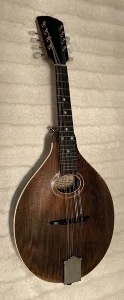 1921 MANDOLIN