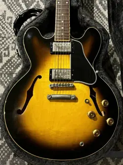 GIBSON ES-335 DOT EXPORT VS 2005 ELECTRIC GUITAR