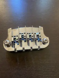HIPSHOT SUPERTONE 3-POINT REPLACEMENT BRIDGE FOR 4-STRING GIBSON BASS CHROME